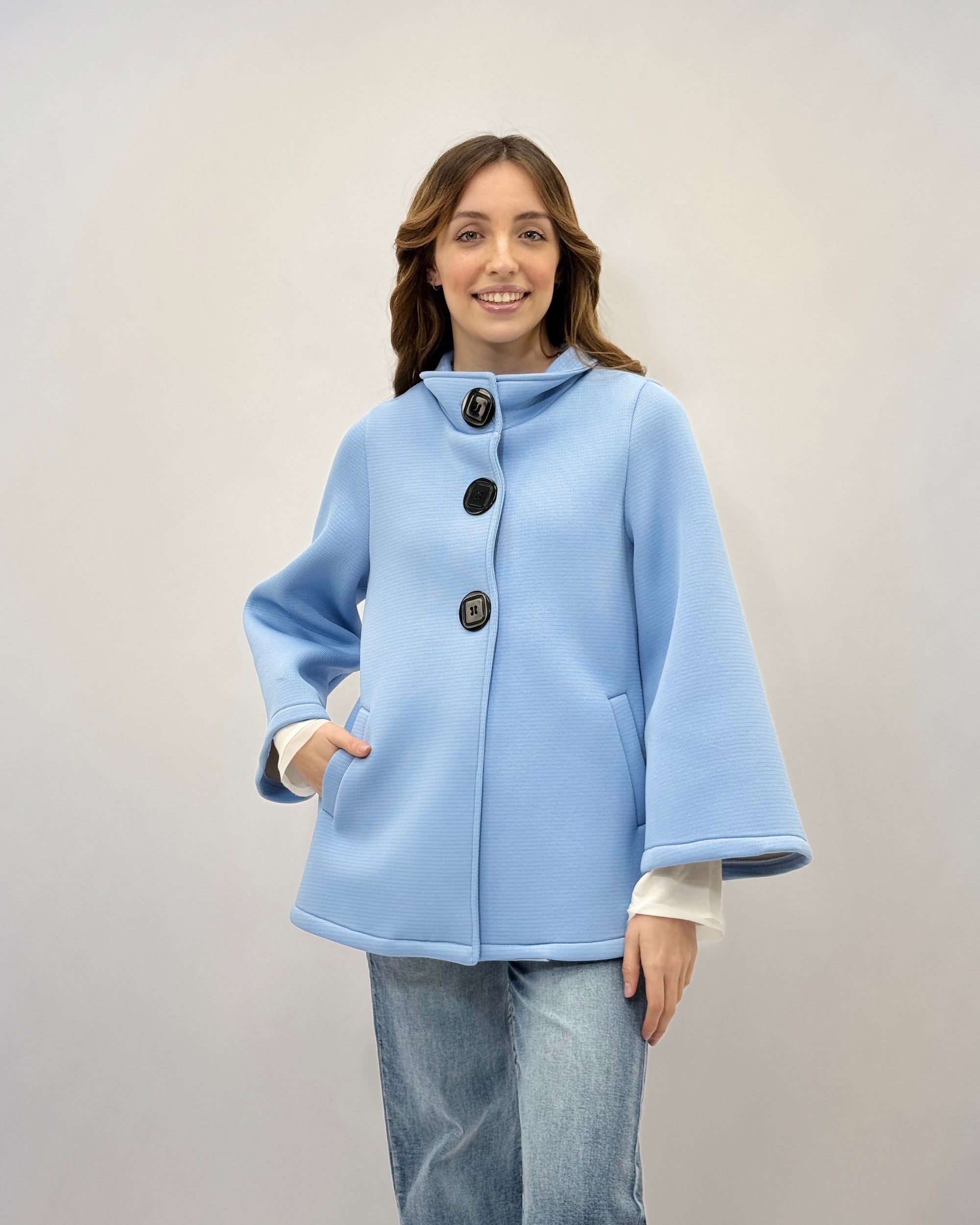 Giacca in neoprene con bottoni maxi