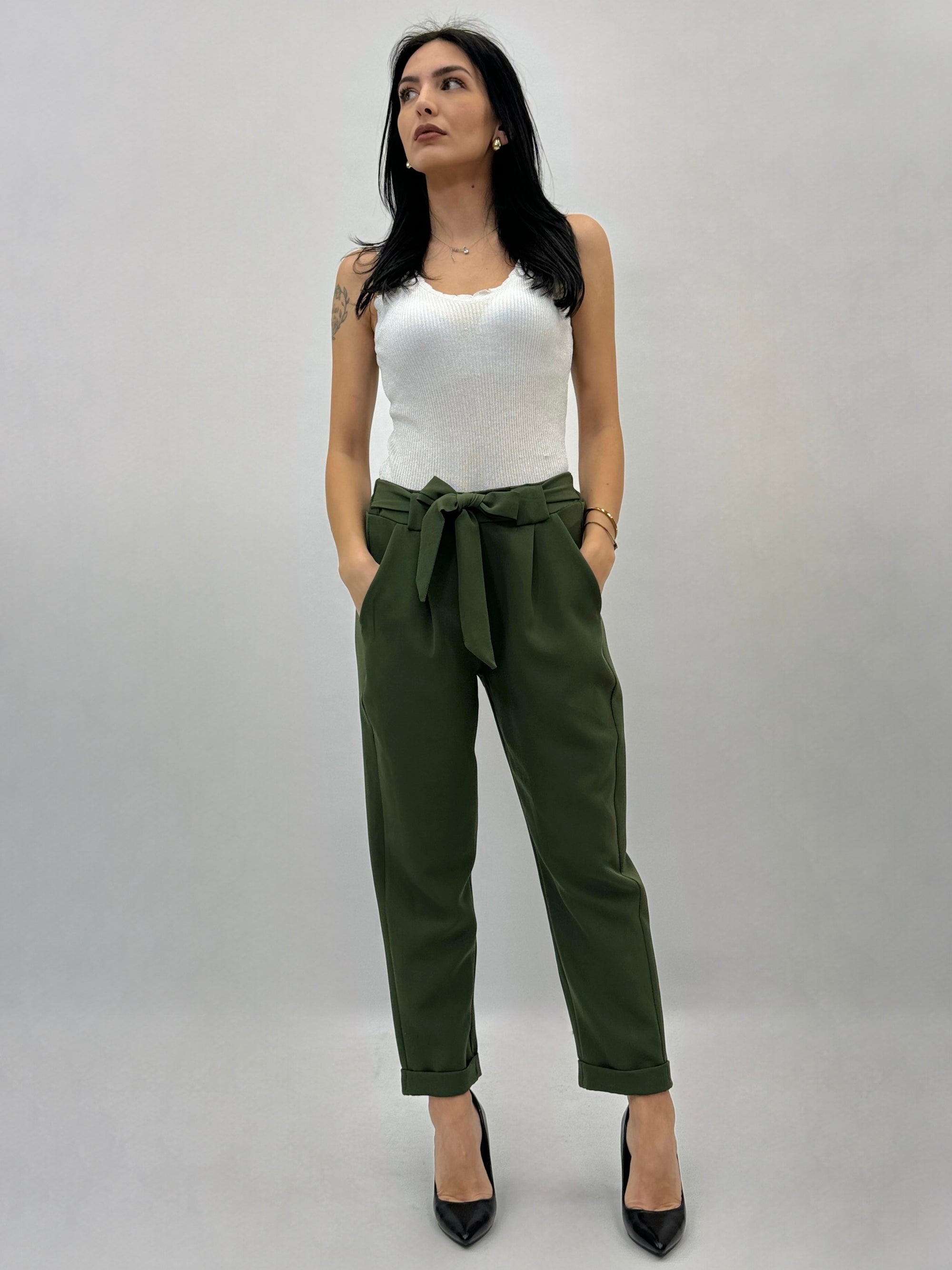 Pantaloni eleganti con fiocco