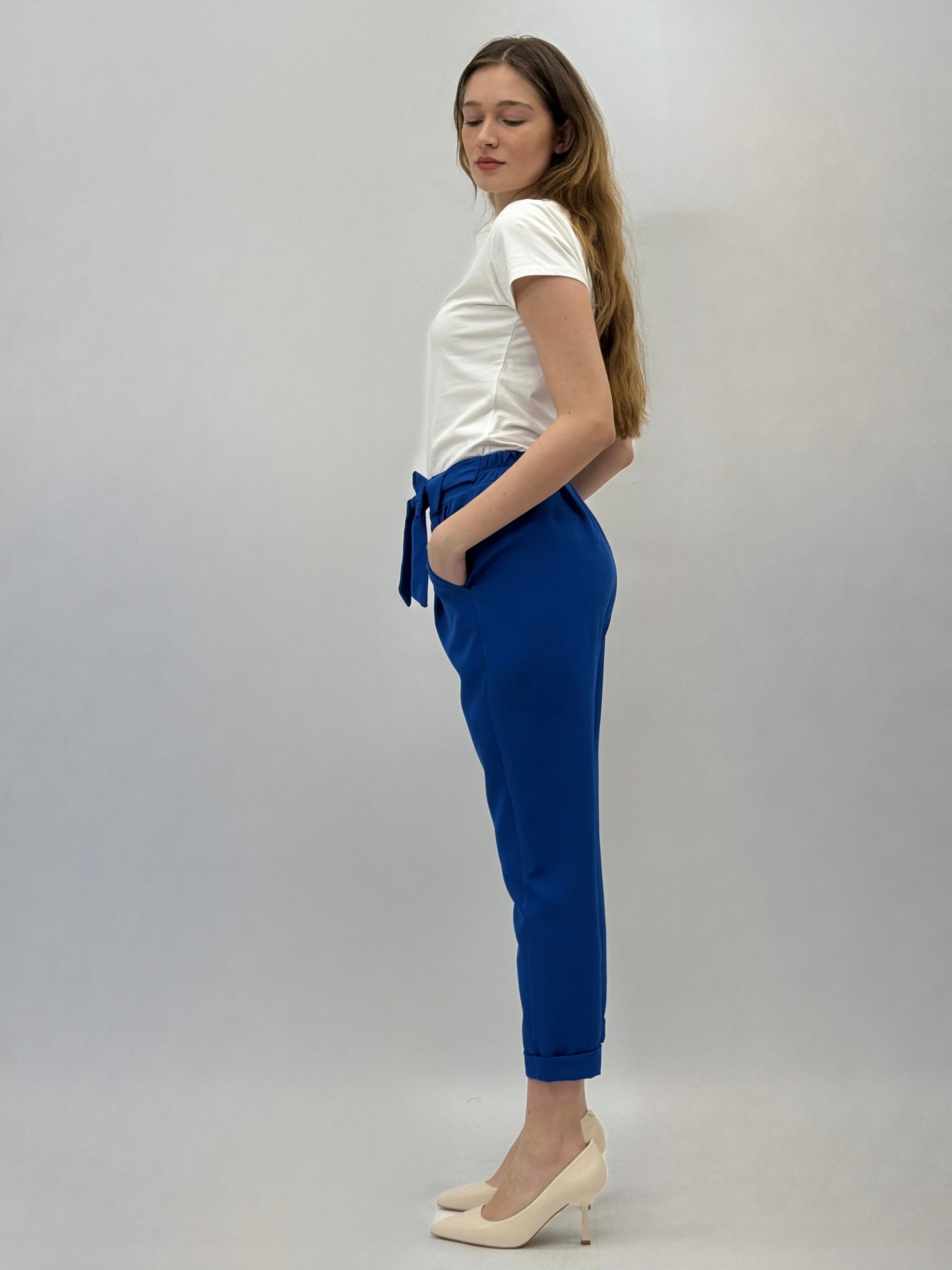 Pantaloni eleganti con fiocco