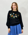 Maglione misto lana con fiori e rami ricamati