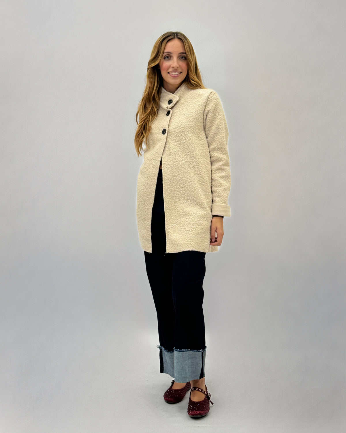 Cappotto Bouclé con Collo Alto e Bottoni Made in Italy