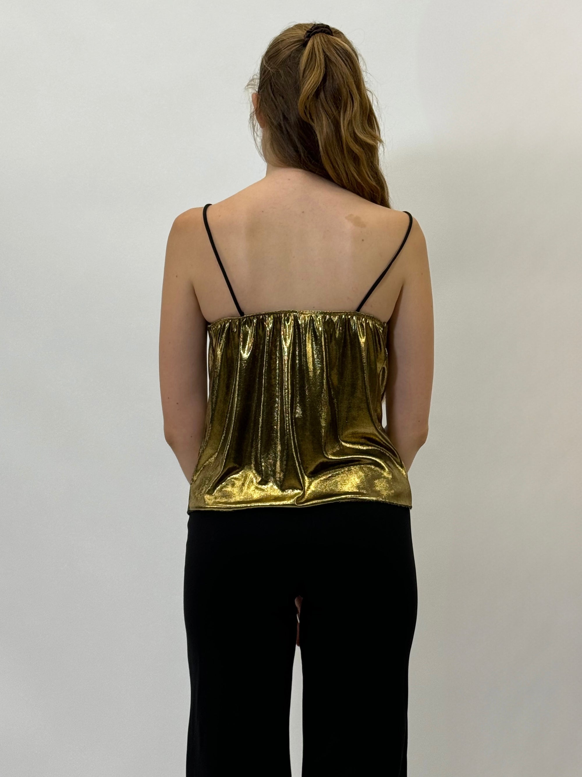 Top con dettaglio scollo in lurex