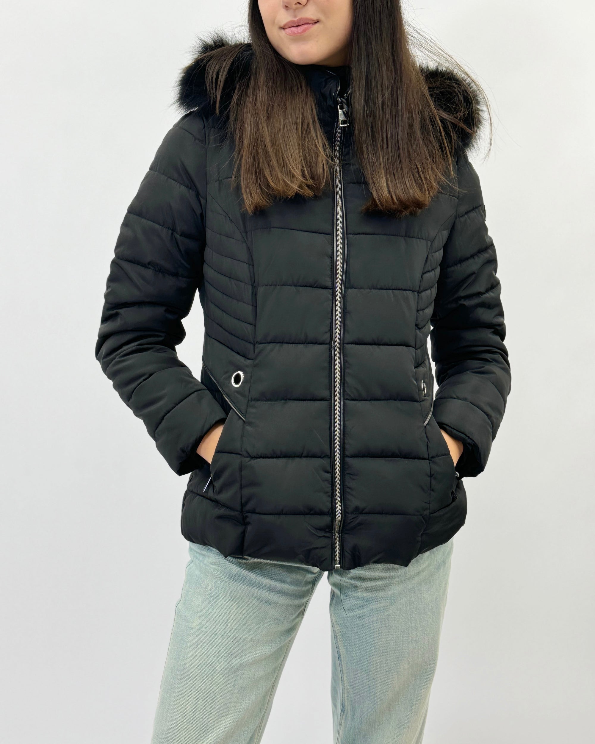 Giacca piumino sciancrato con zip
