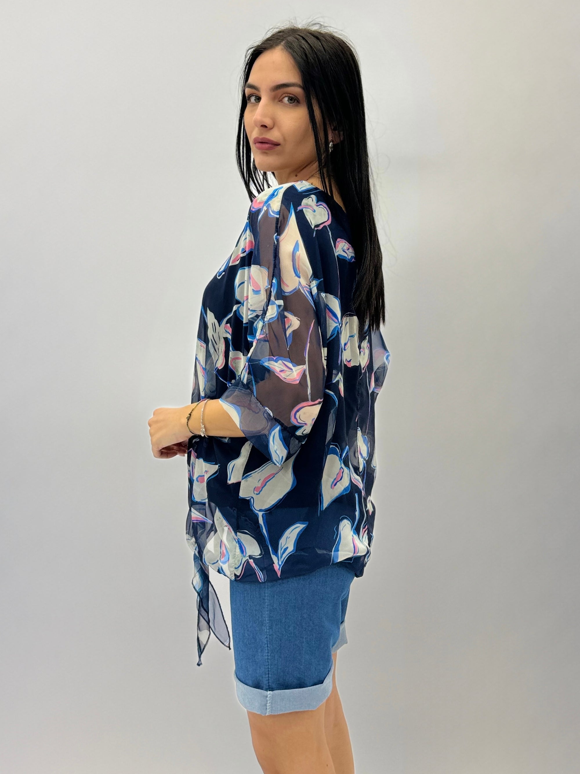 Maglia taglia comoda con nodo
