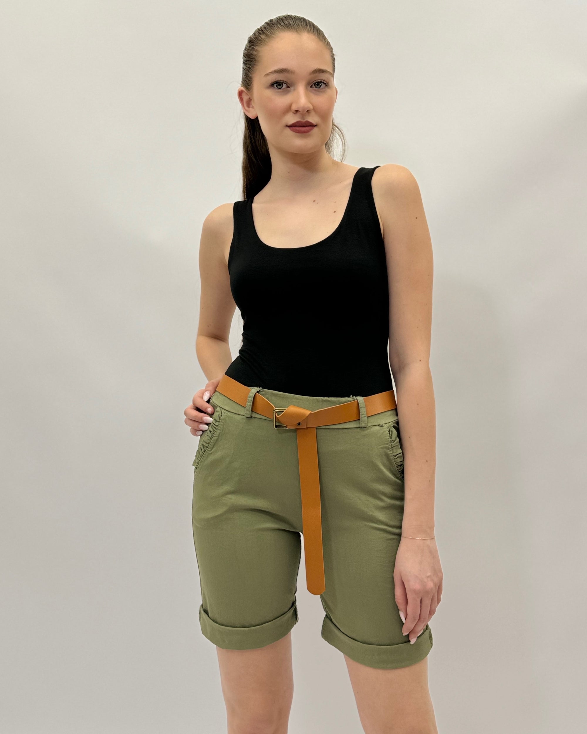 Pantaloncini basic con cintura