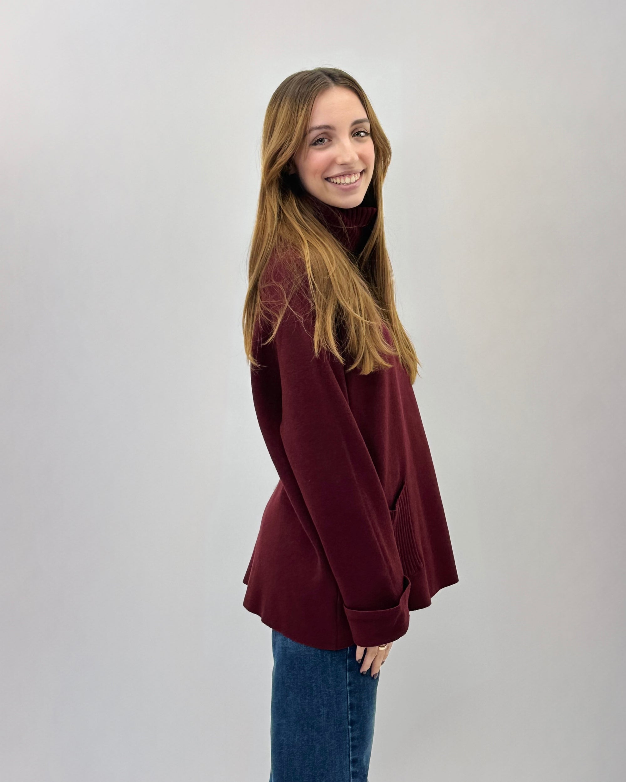 Maglione dolcevita ampio con tasche