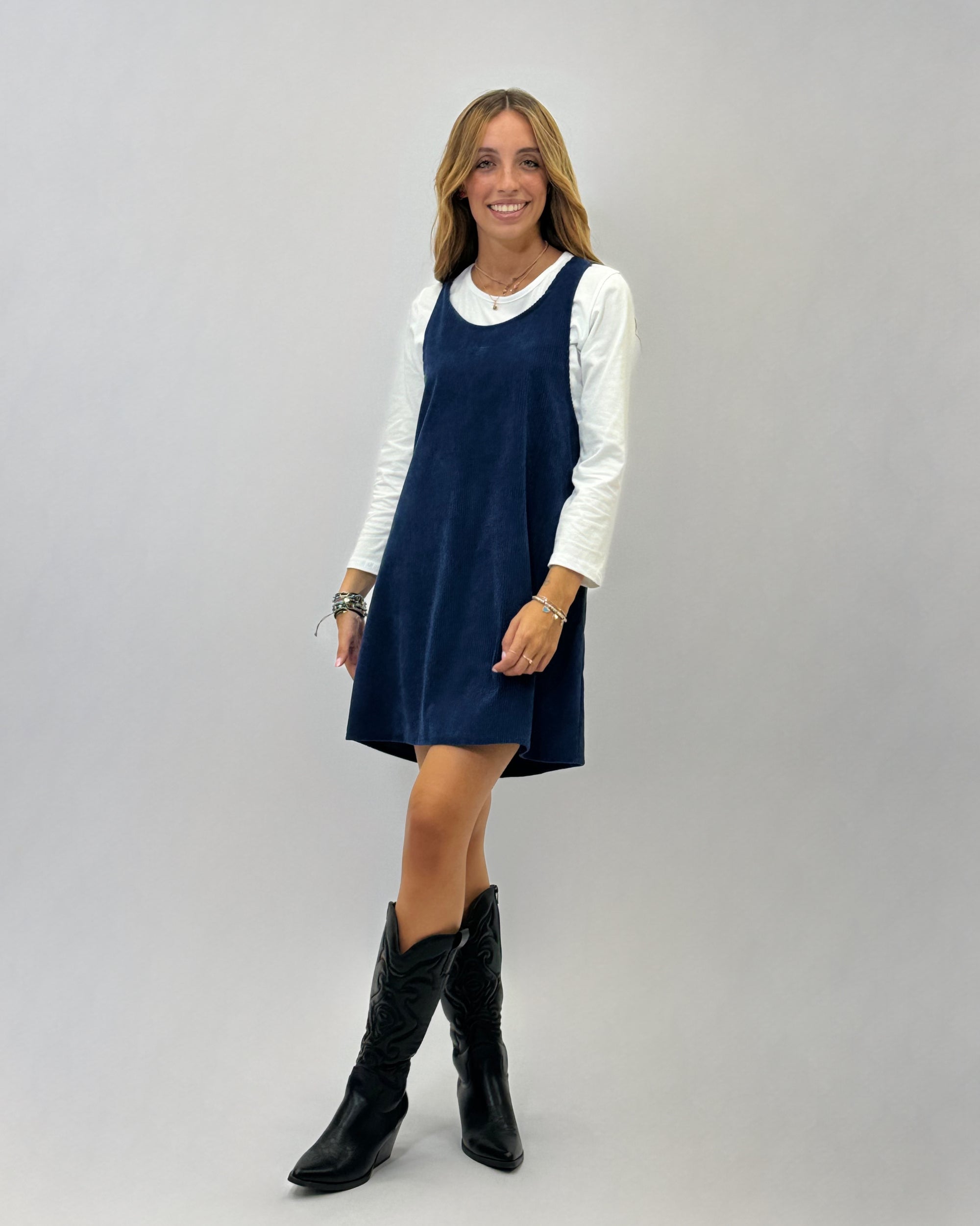 Abito con salopette in suede