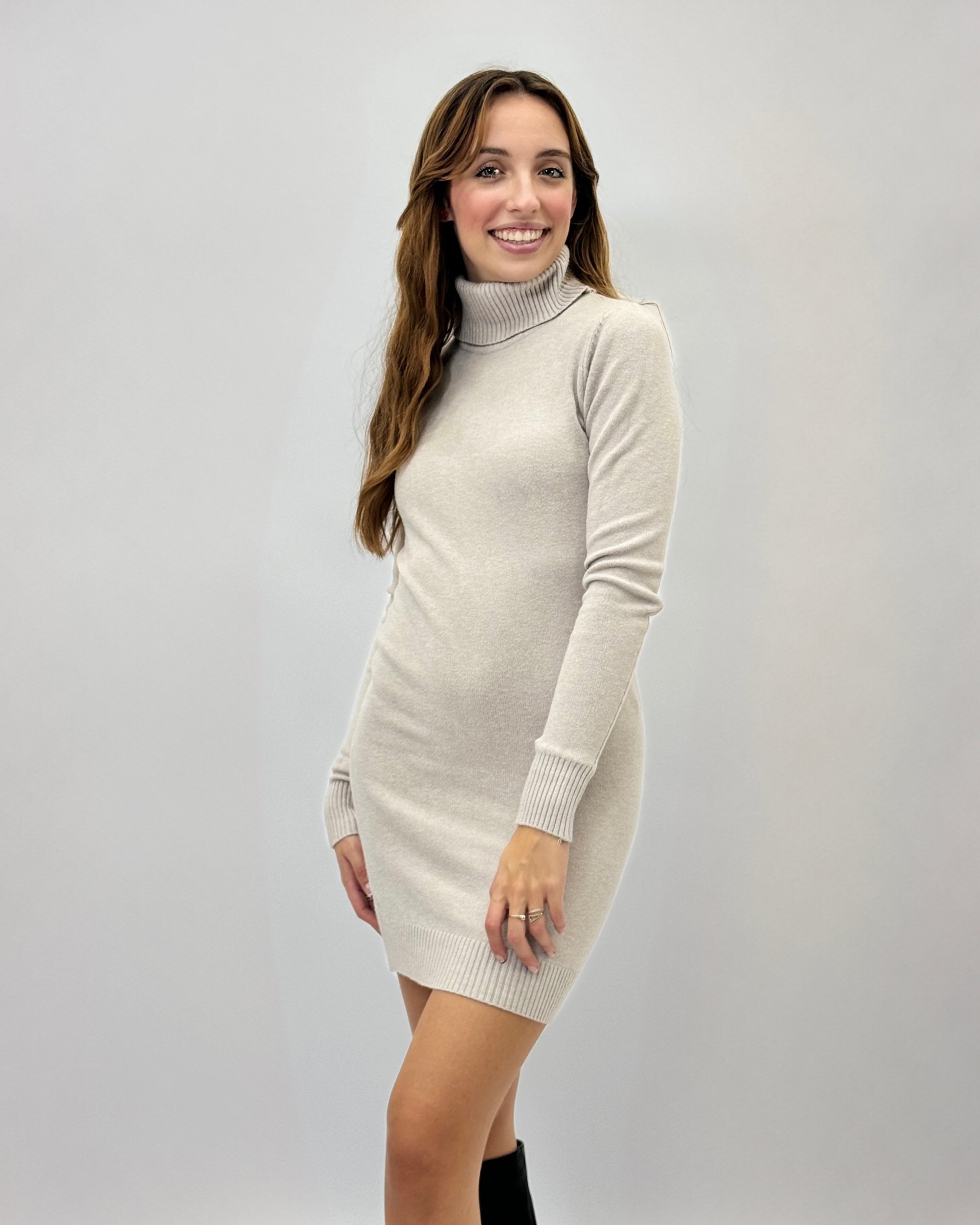 Abito dolcevita corto petite