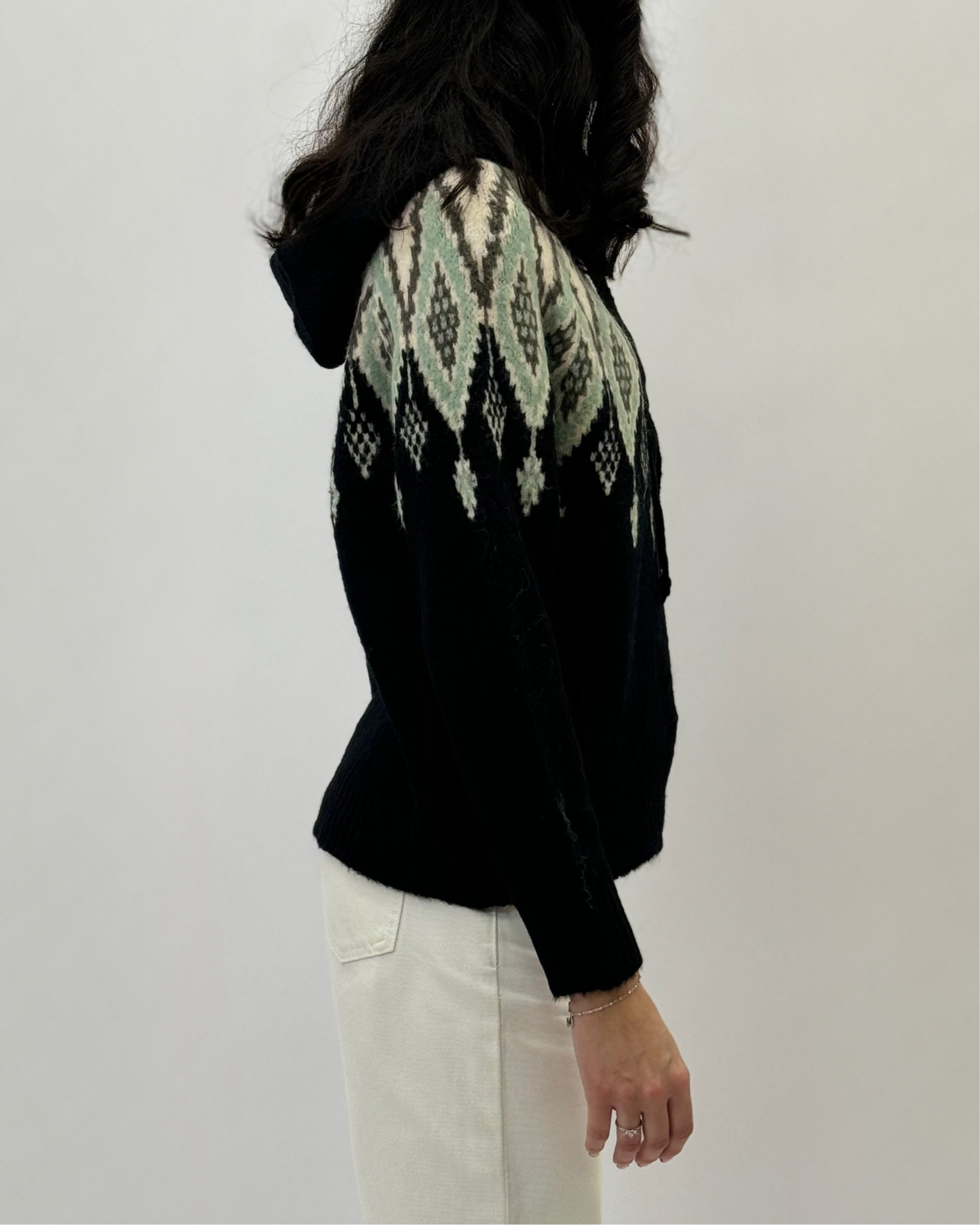 Maglione con cappuccio stampa jacquard