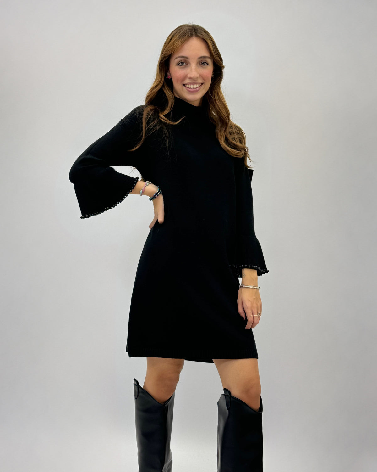 Abito lupetto in maglia con perle