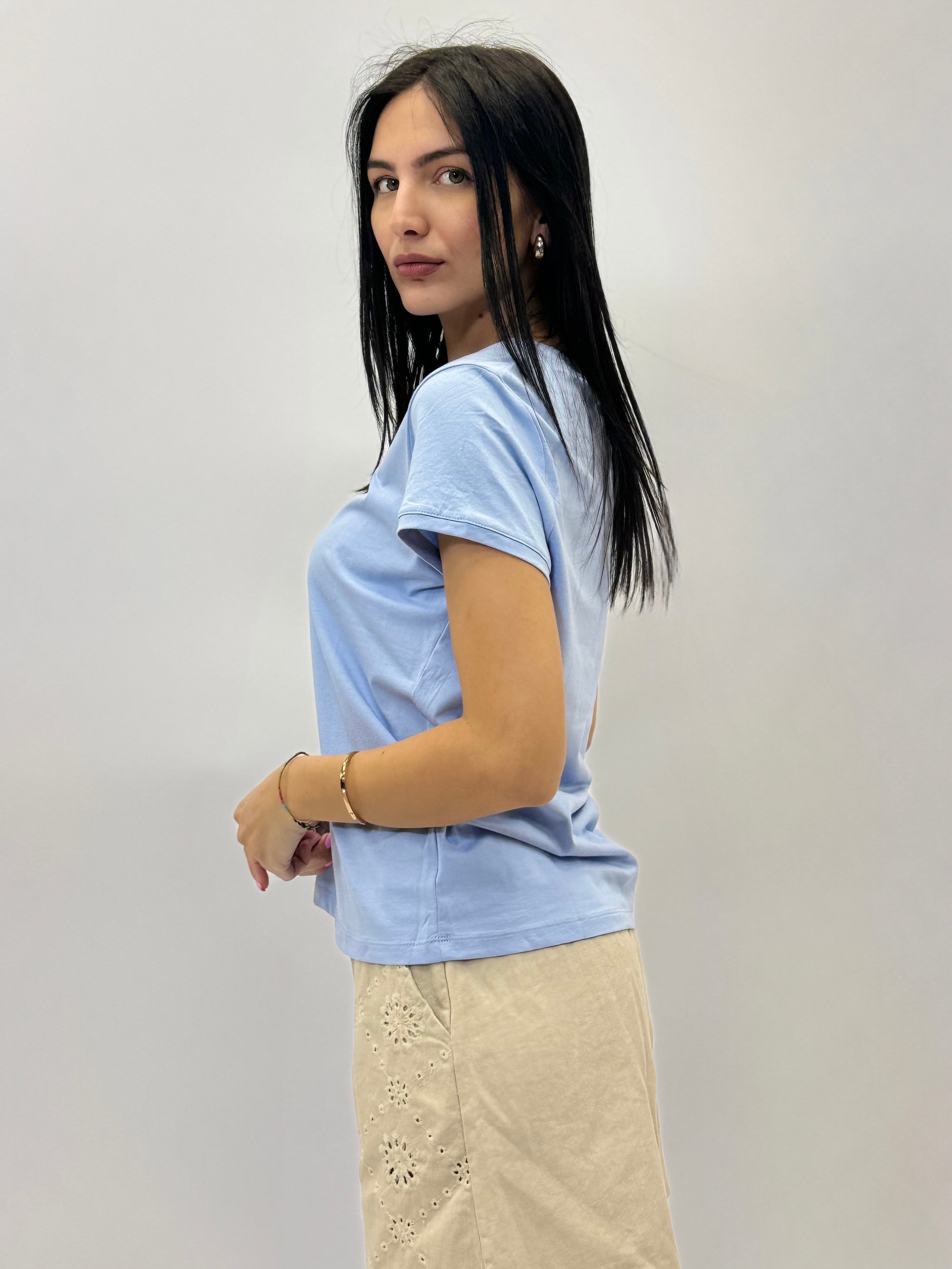 T-shirt tinta unita taglia grande con scollo a V