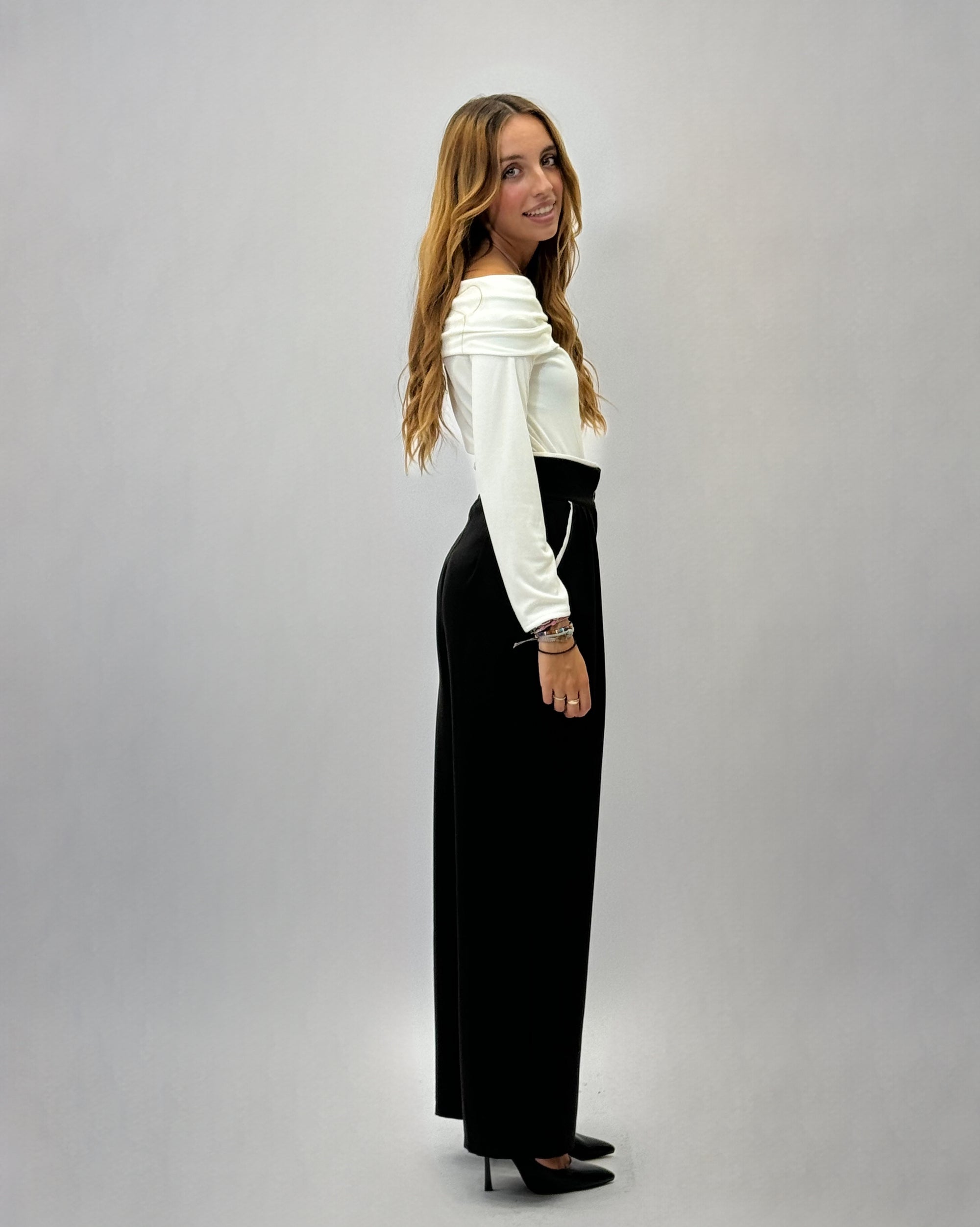 Pantaloni Weekday