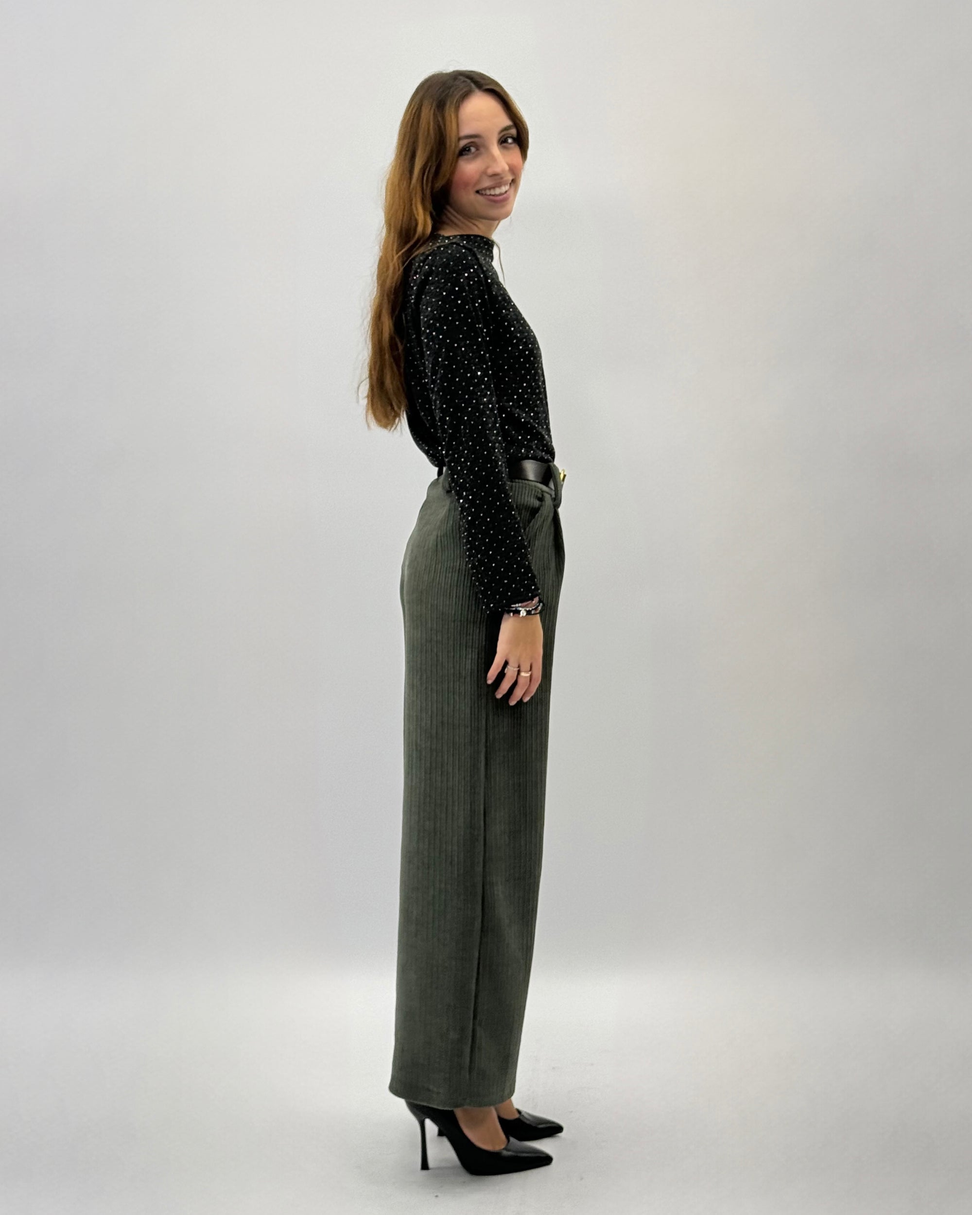 Pantaloni in velluto a palazzo con cintura