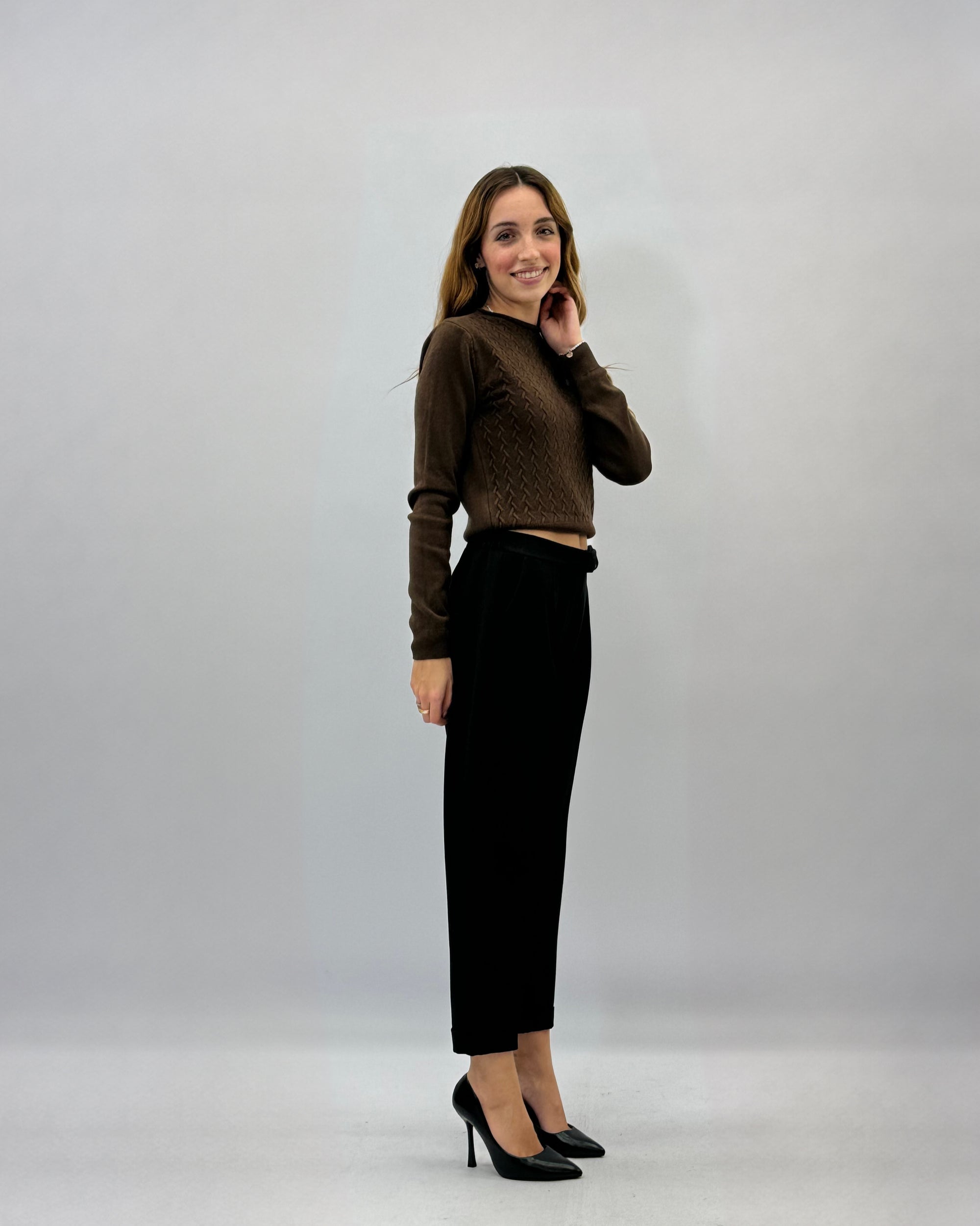 Pullover crop con intrecci