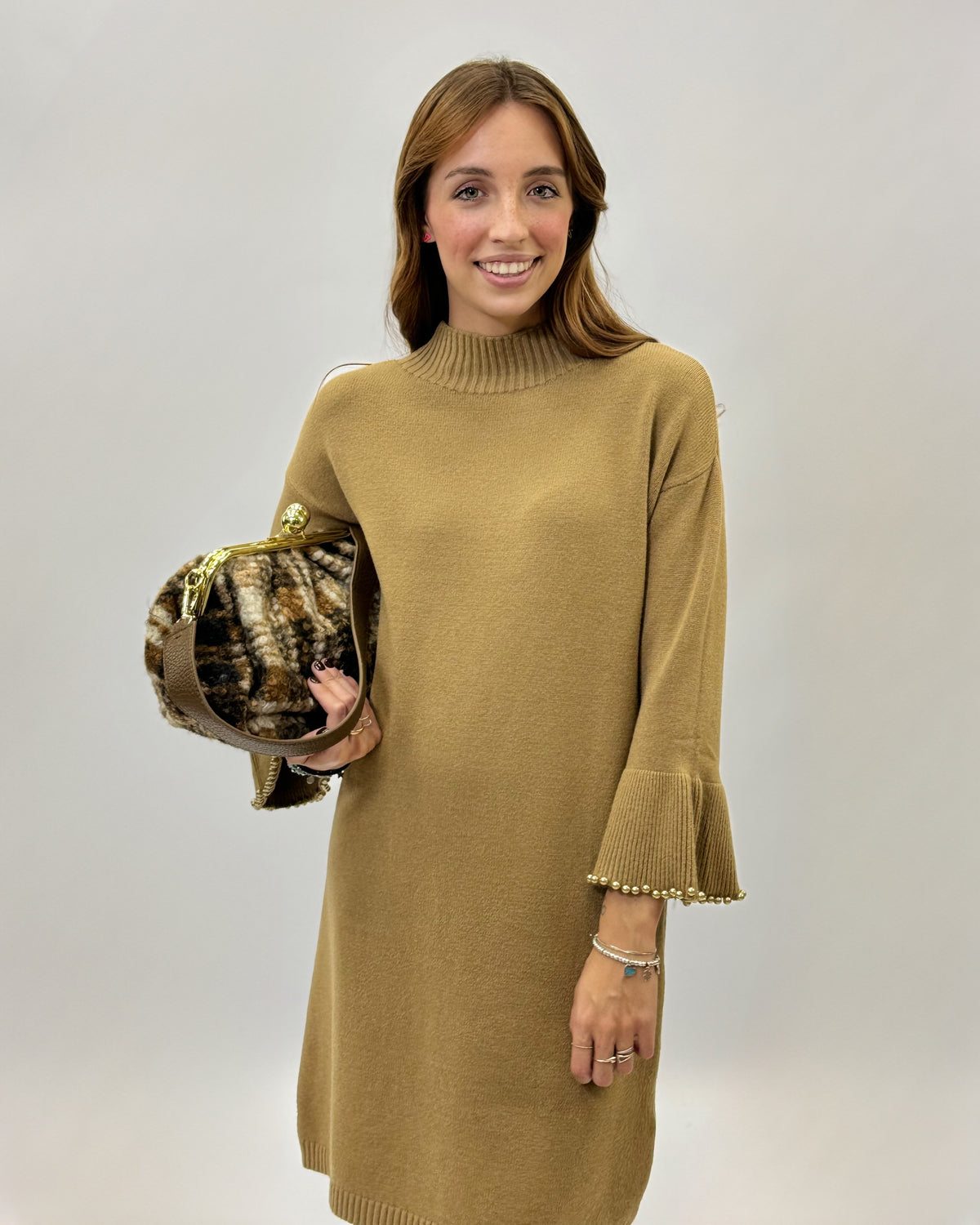 Abito lupetto in maglia con perle