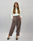 Pantaloni con pences stampa quadri carrot fit