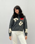 Maglione misto lana con stampe lettere e cuore