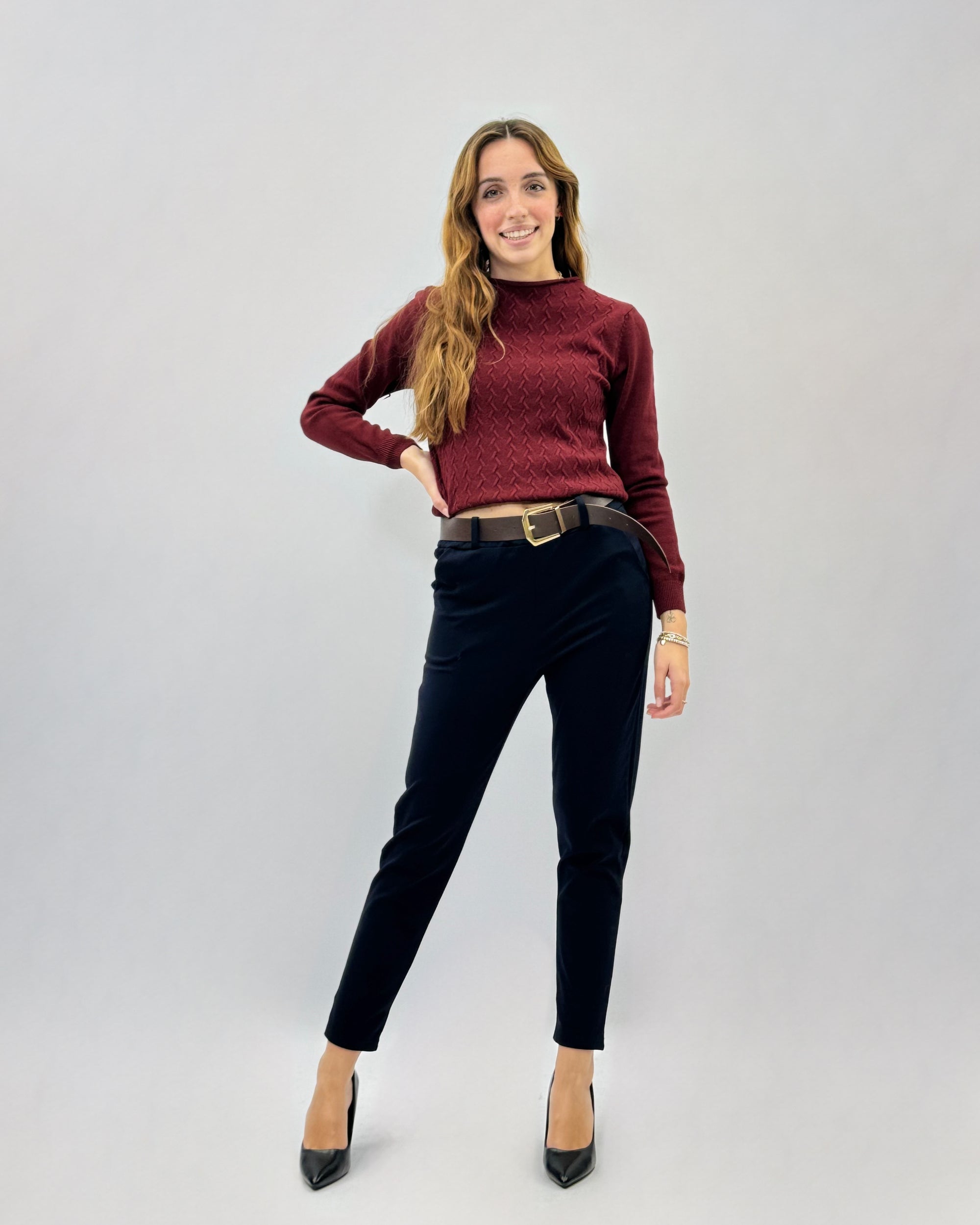 Pullover crop con intrecci