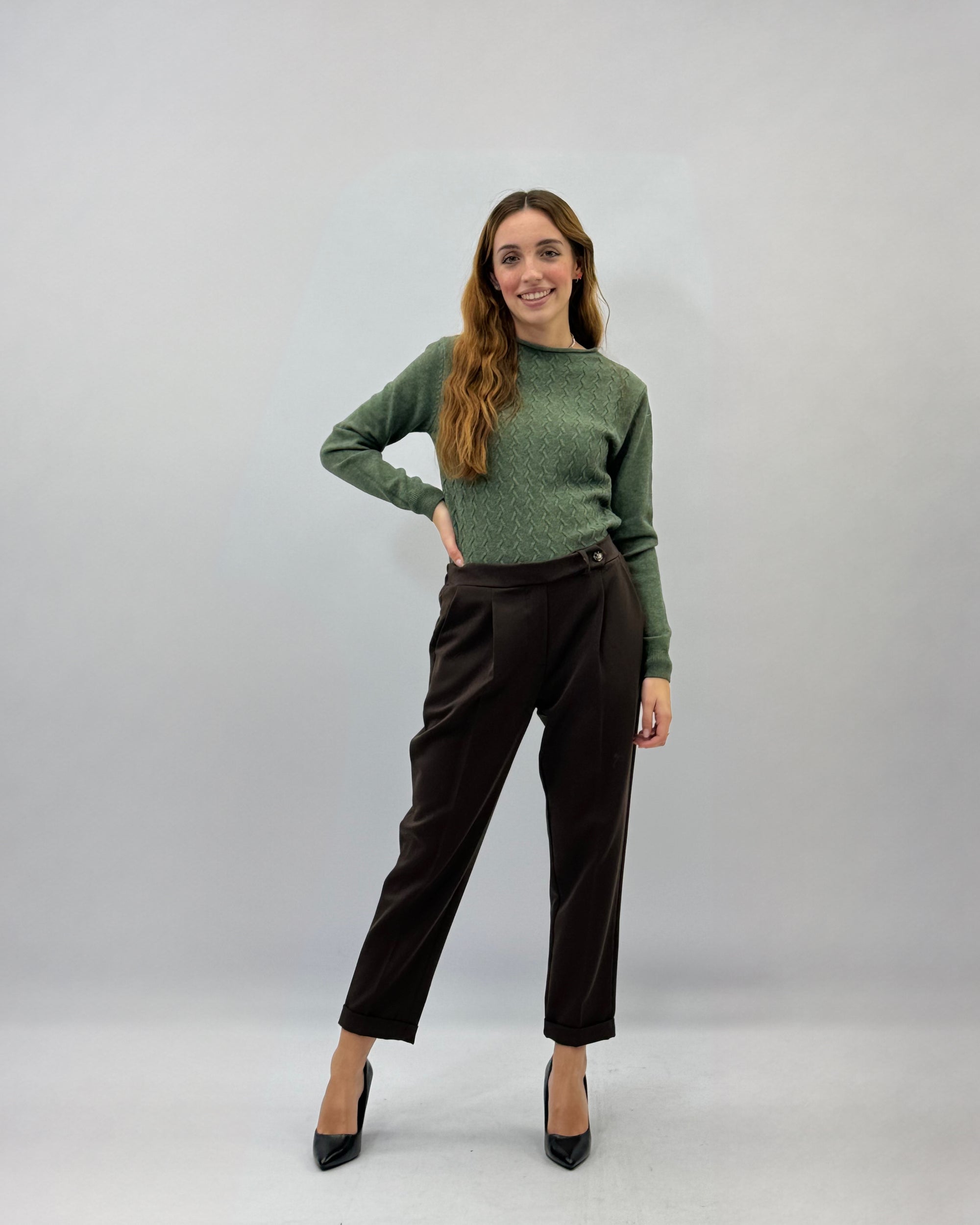 Pullover crop con intrecci