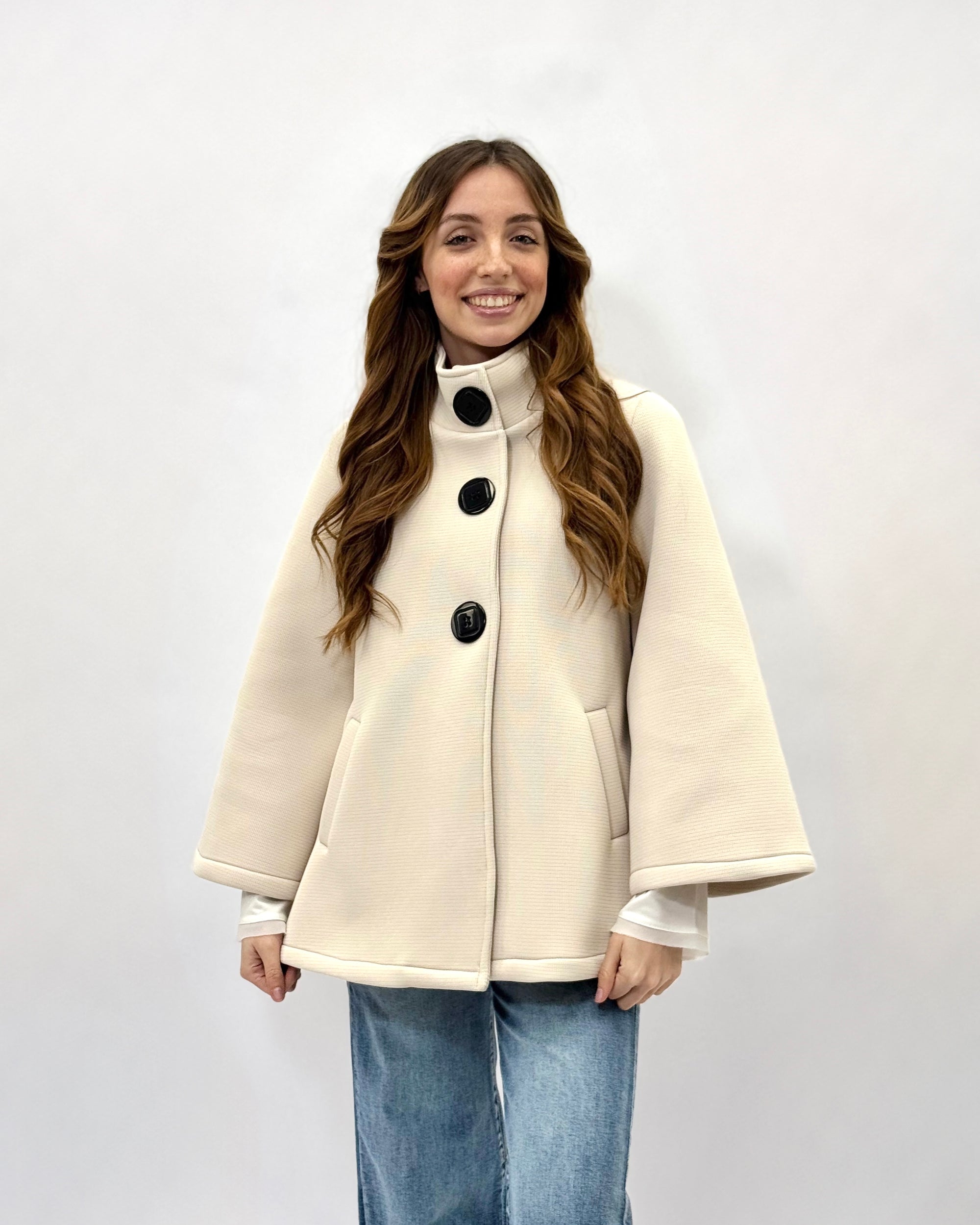 Giacca Neoprene con Collo Alto e Bottoni