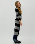 Cardigan lungo a righe con bottoni – Chic e versatile
