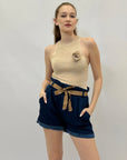 Pantaloncini con svoltino con dettaglio cintura