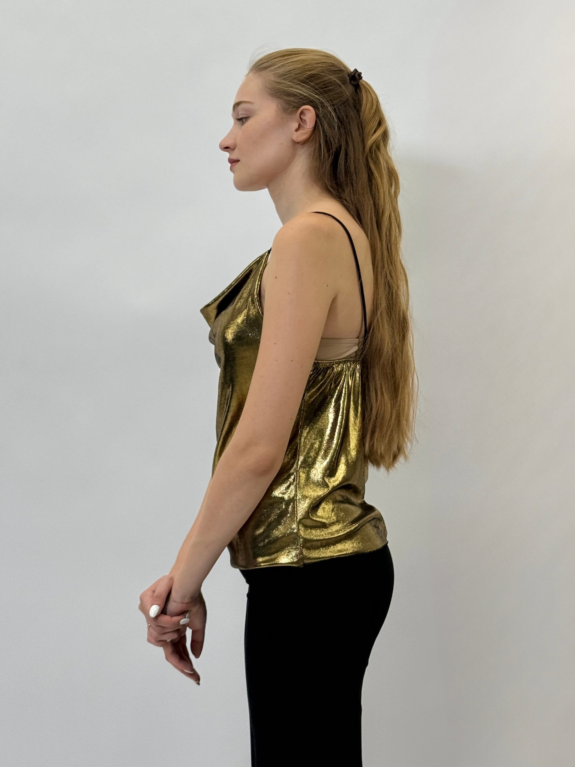 Top con dettaglio scollo in lurex