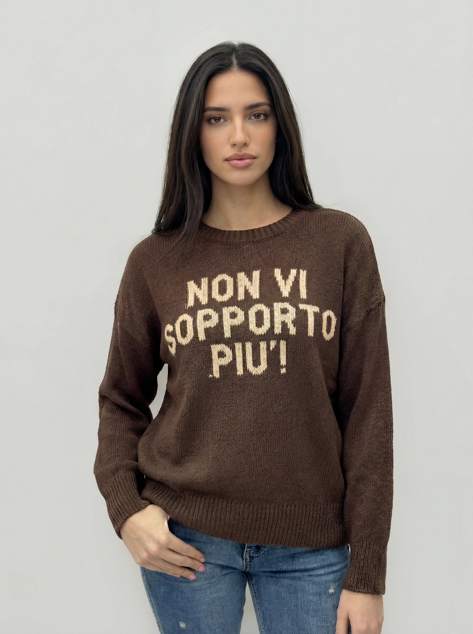 Maglione con Scritta “Non vi sopporto più!”