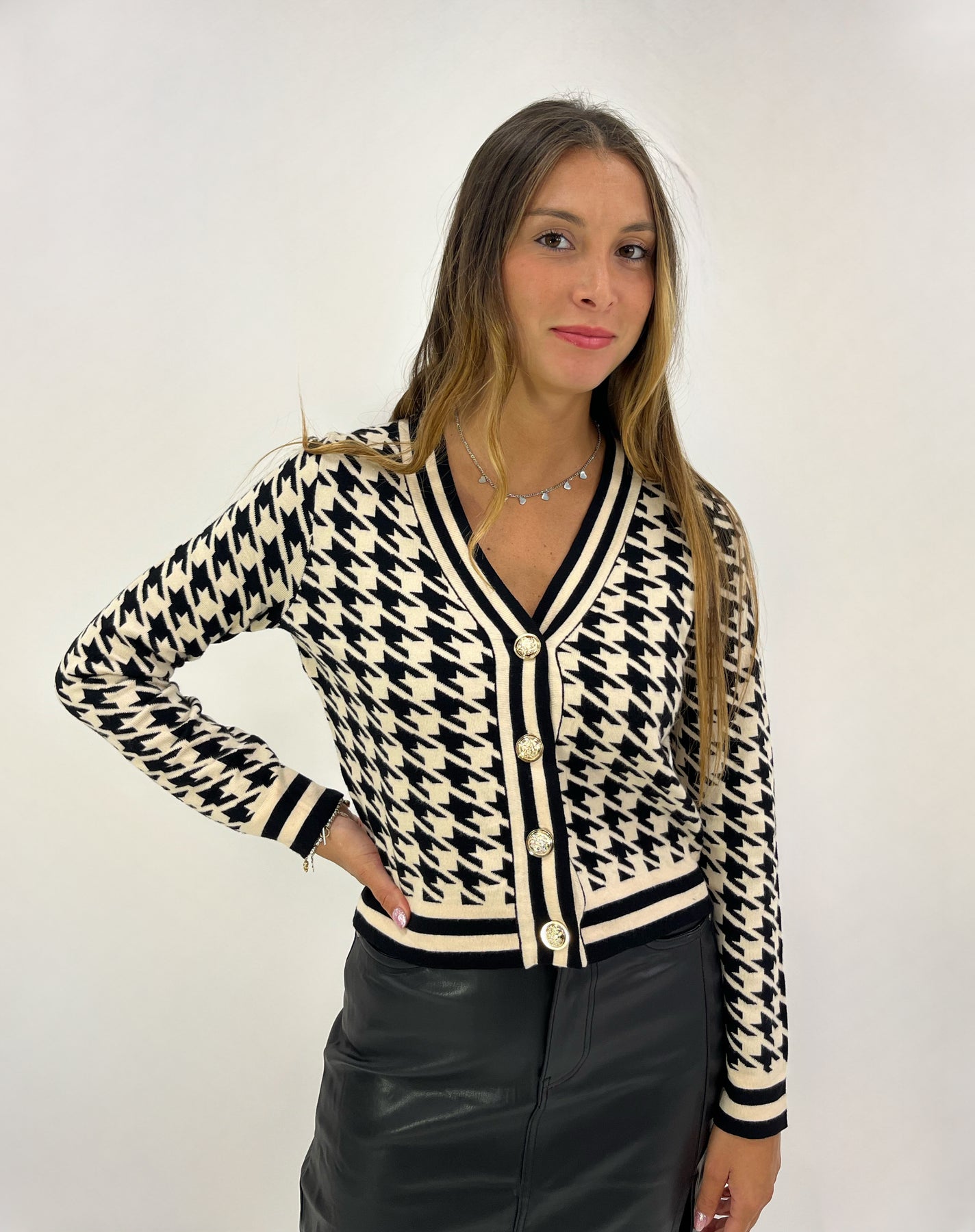 Cardigan con bottoni dorati