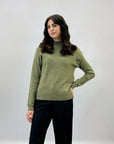 Pullover tinta unita con bottoni laterali