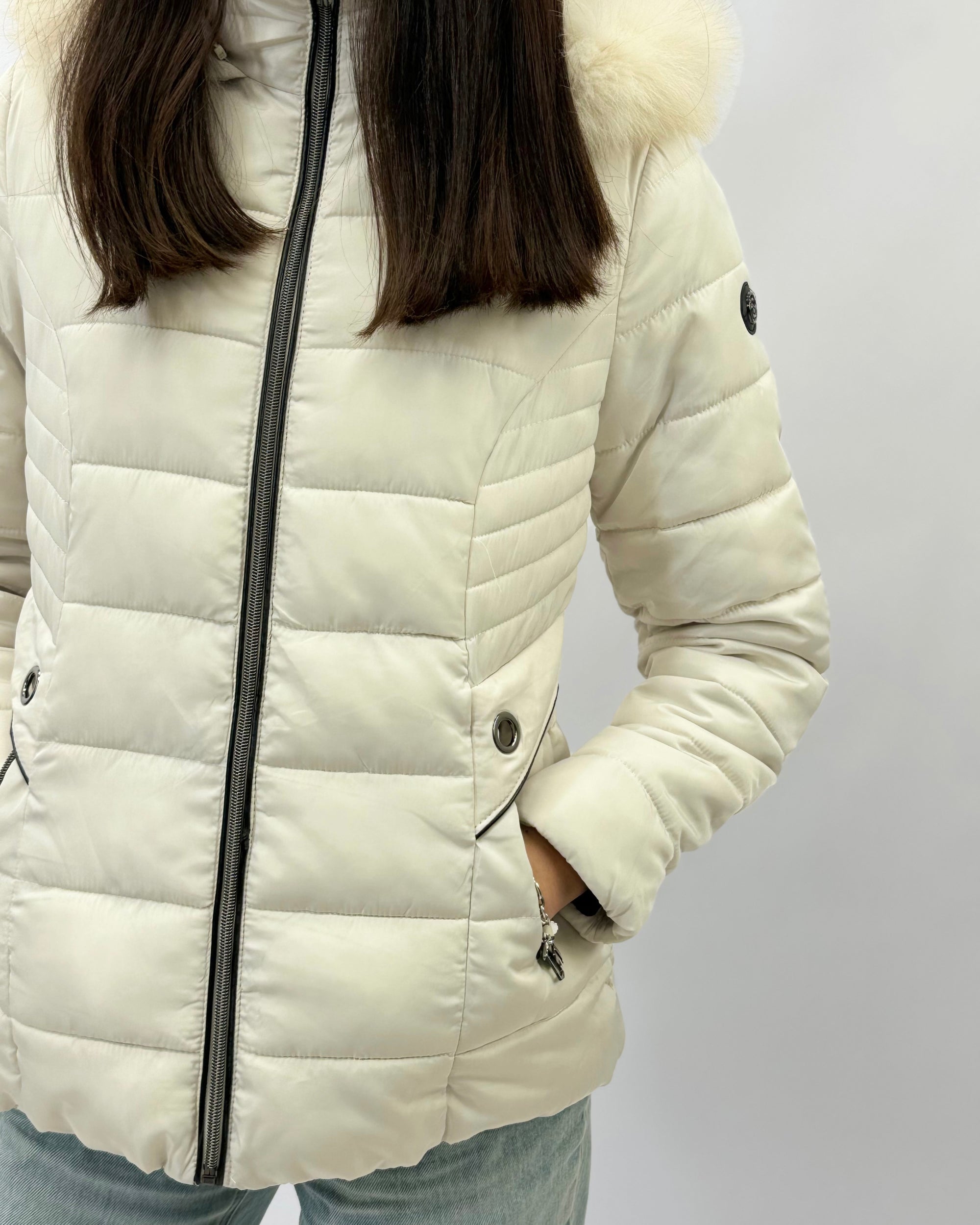 Giacca piumino sciancrato con zip