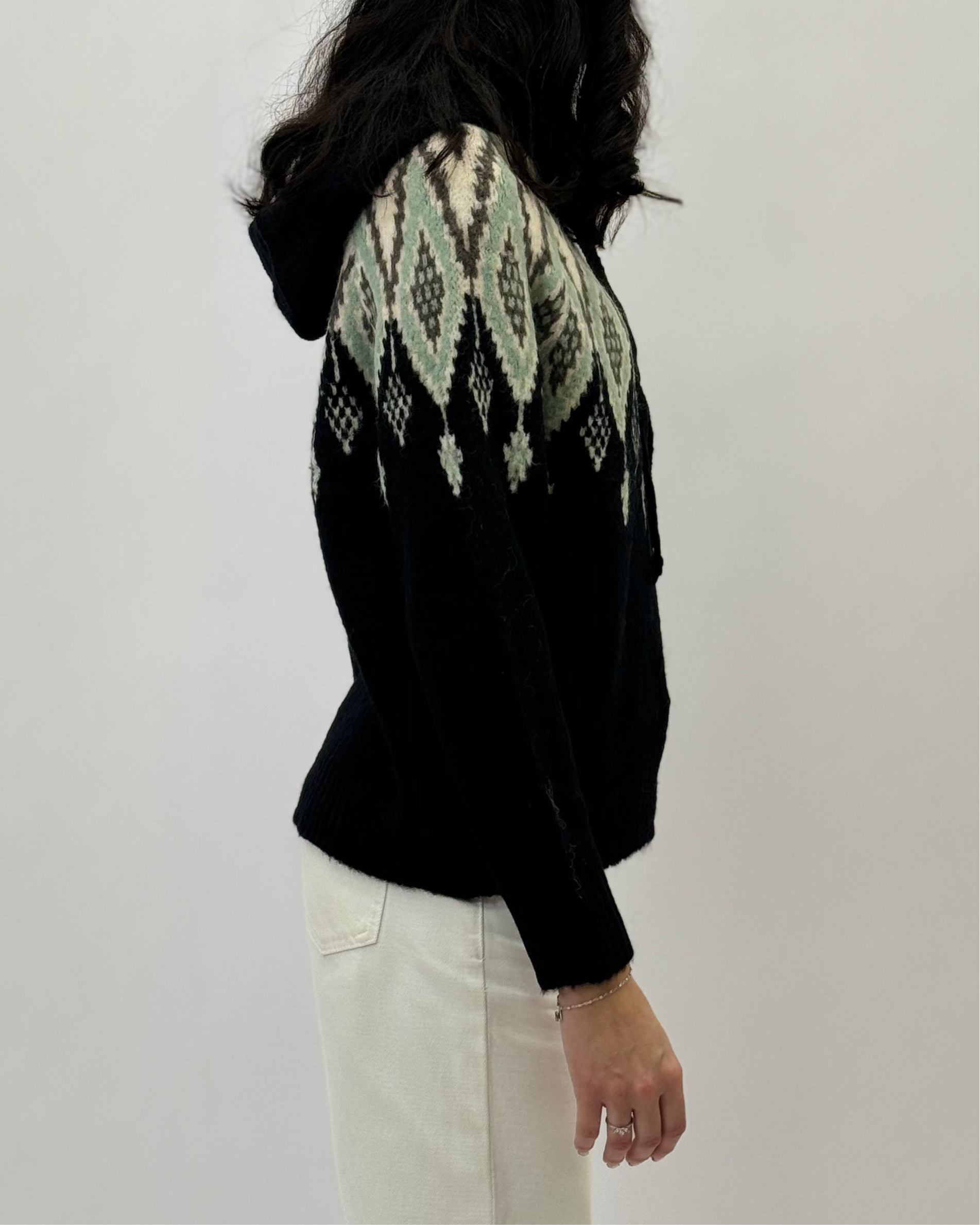 Maglione con cappuccio stampa jacquard