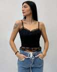 Top in pizzo con coppe preformate