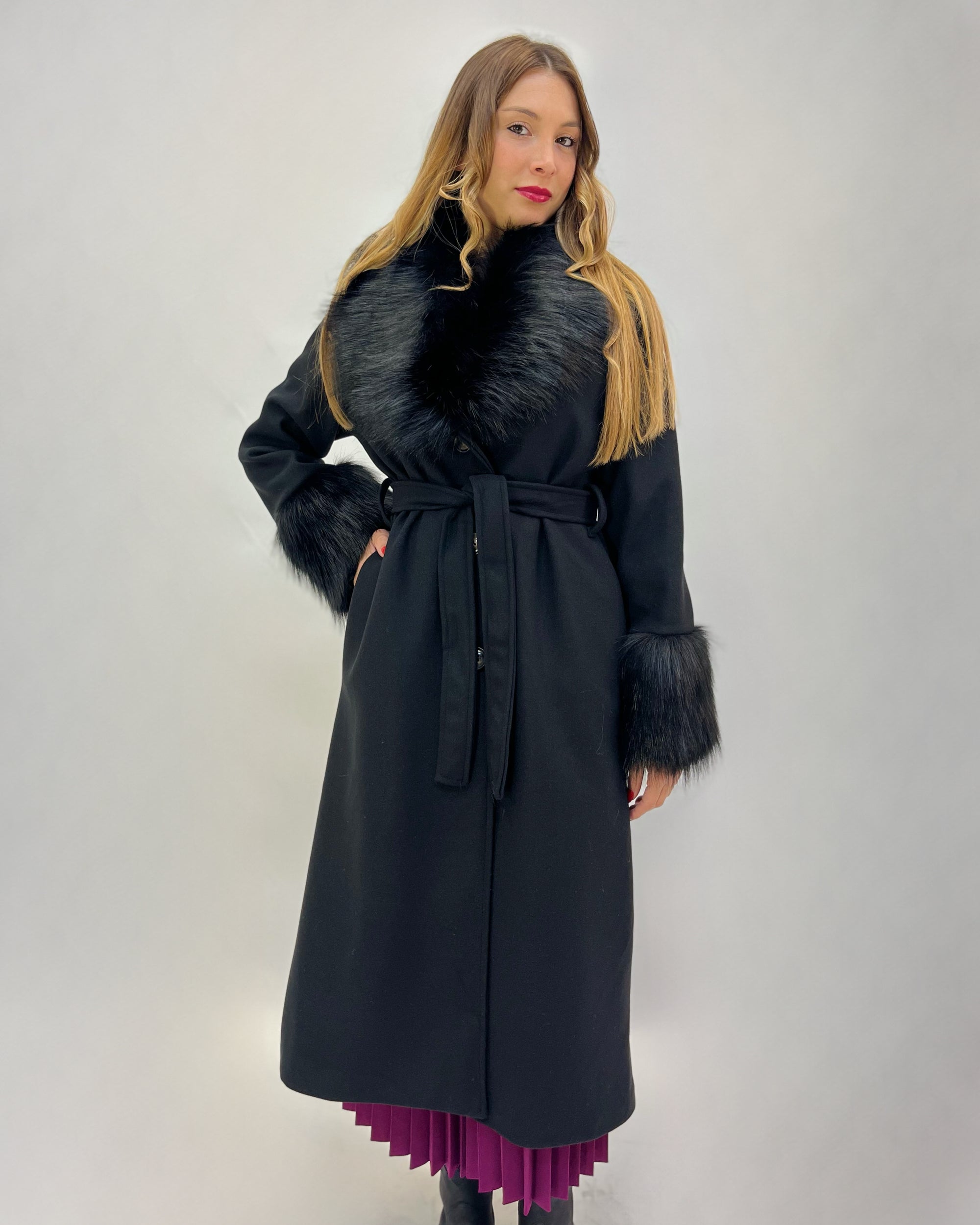 Cappotto lungo foderato con pelliccia sintetica