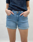 Pantaloncini jeans elasticizzato con risvolto