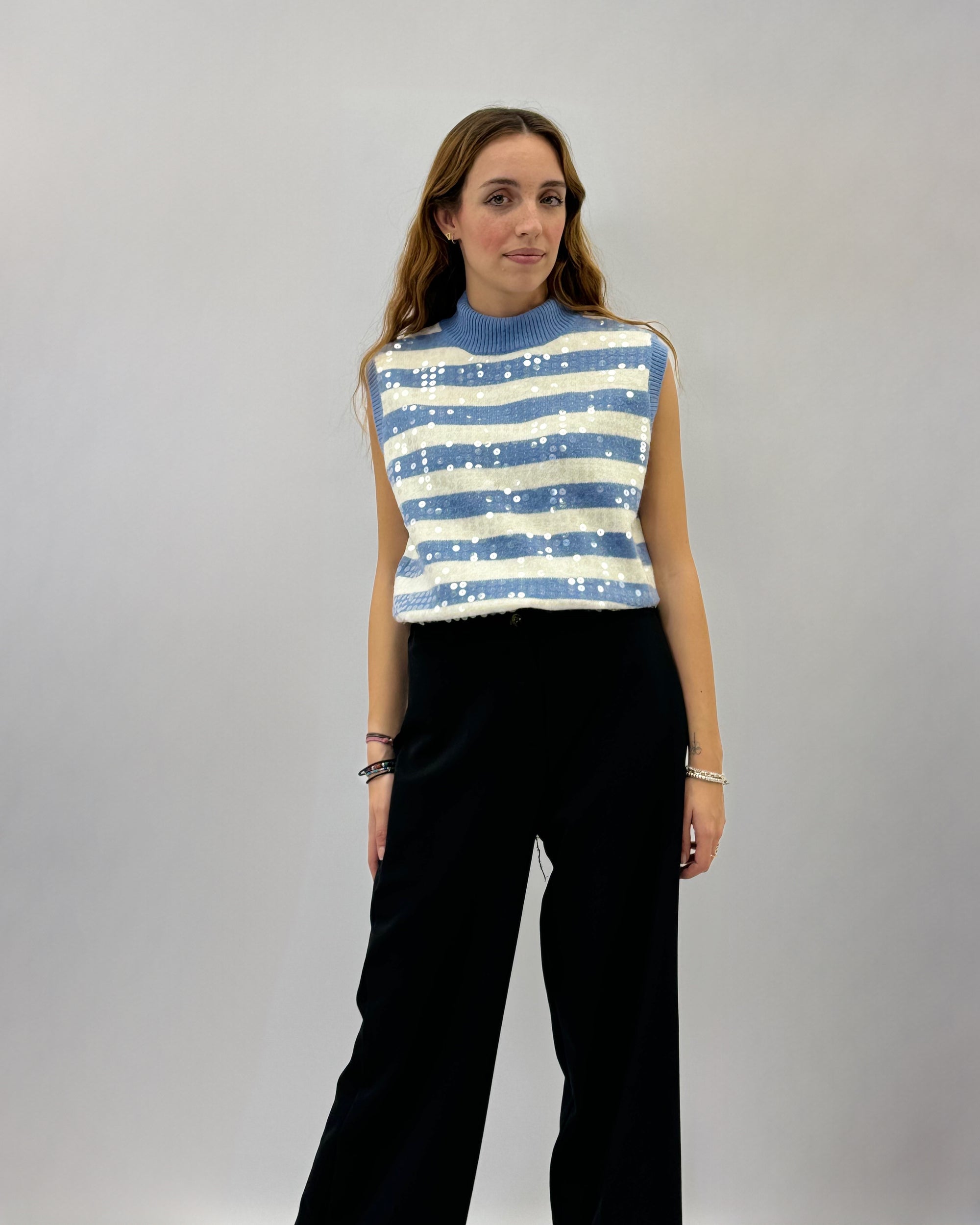 Maglione smanicato con paillettes