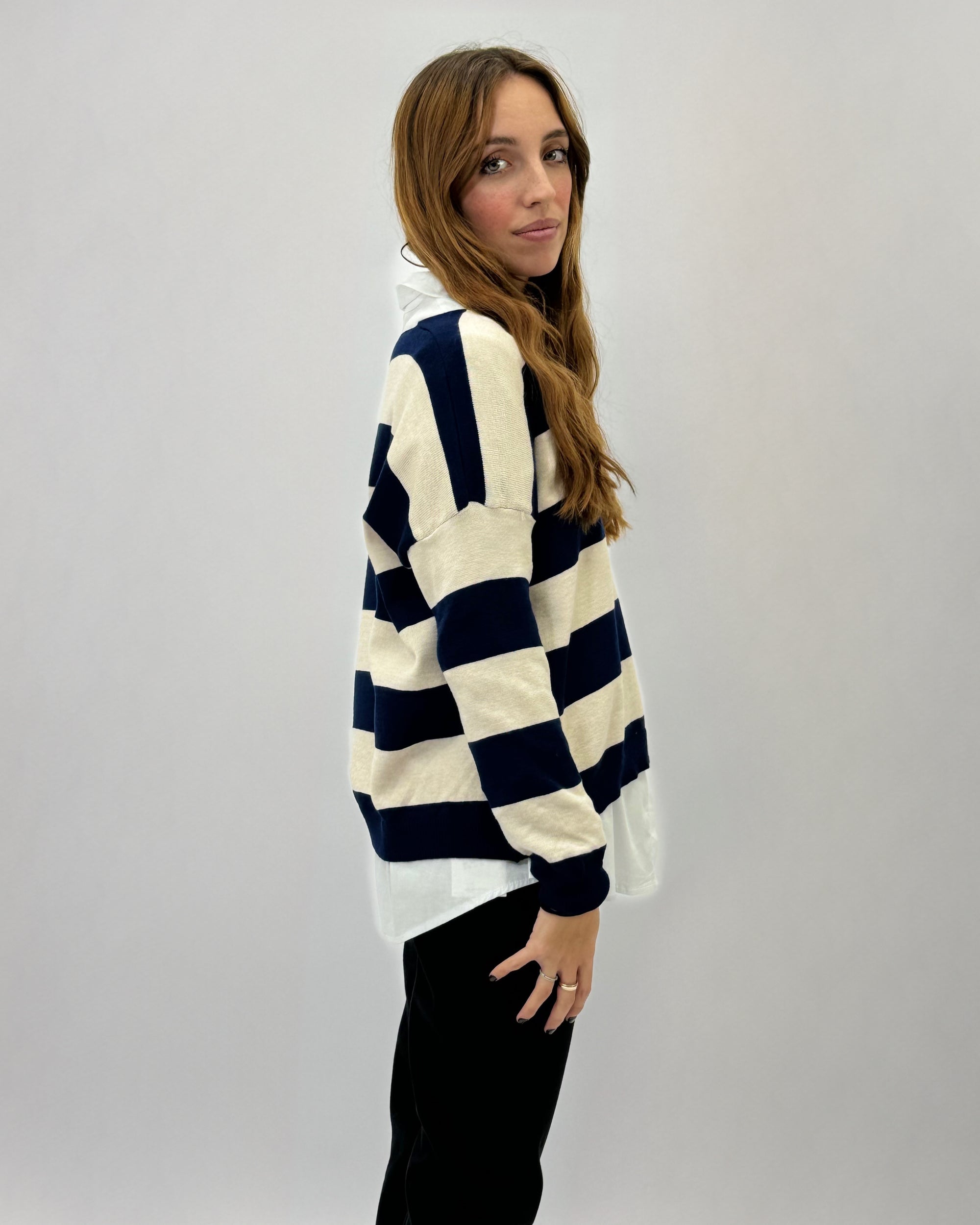 Camicia con pullover a righe