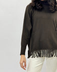 Maglione ampio dolcevita con frange