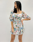 Abito con pantaloncino con fantasia fiori