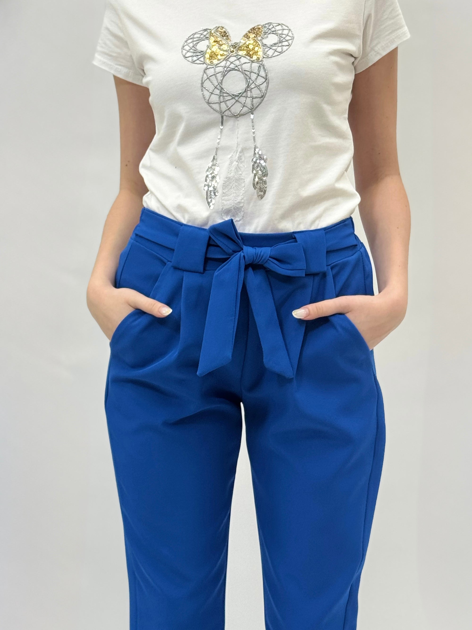 Pantaloni eleganti con fiocco