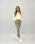 Pantaloni spigati con vita elasticizzata