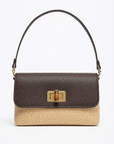 Mini bag in rafia con patta effetto pelle e chiusura gioiello