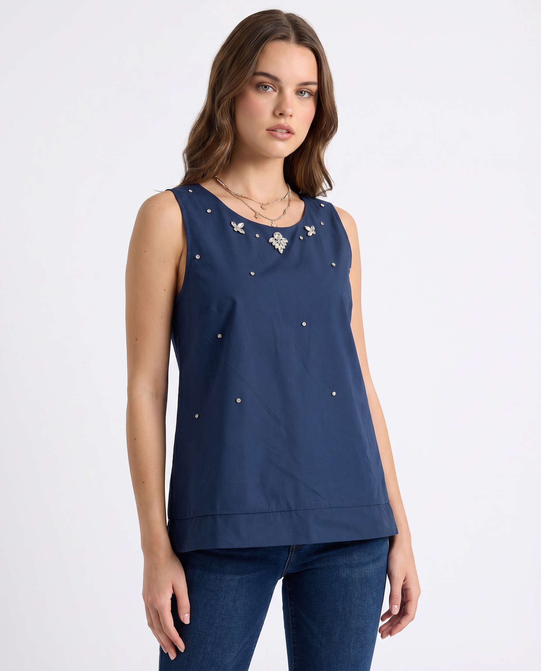 Camicia con gioielli