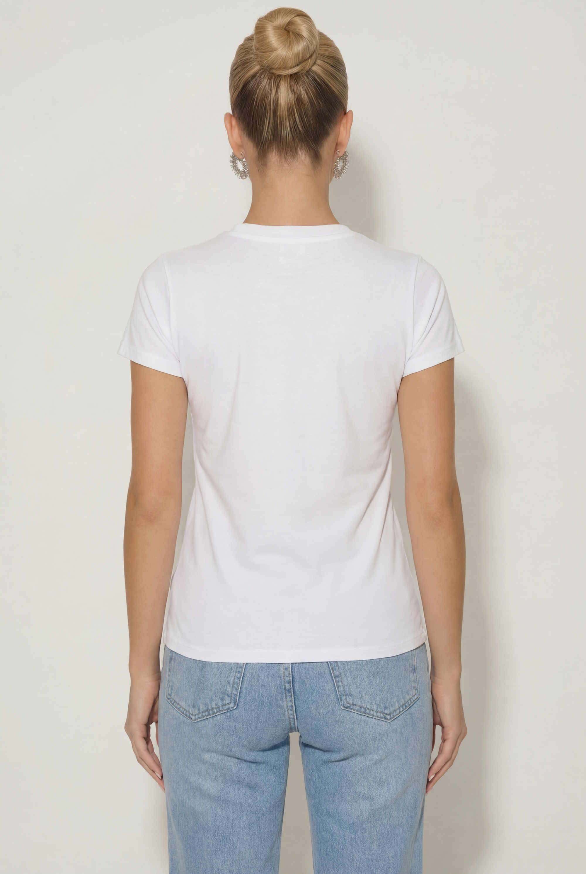 T-shirt petite con scritta "Mi scoccio"