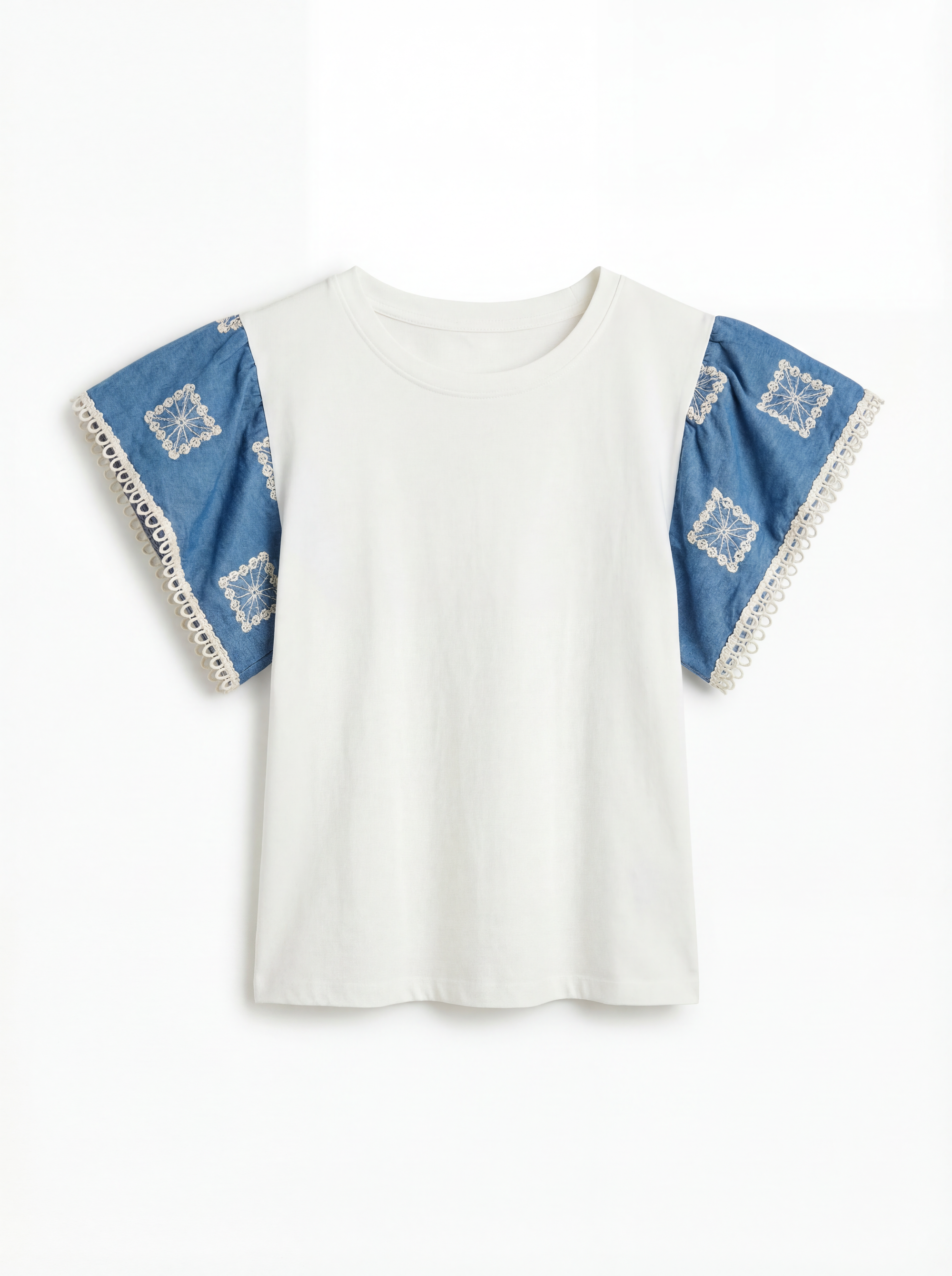 Maglia con ricami maniche a volant