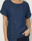 Blusa in denim con bottoni laterali