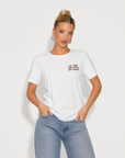 T-shirt in cotone con ricamo "un caffé vista mare, per favore"