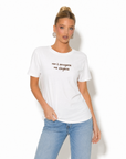 T-shirt in cotone con ricamo "non è arroganza ma eleganza"