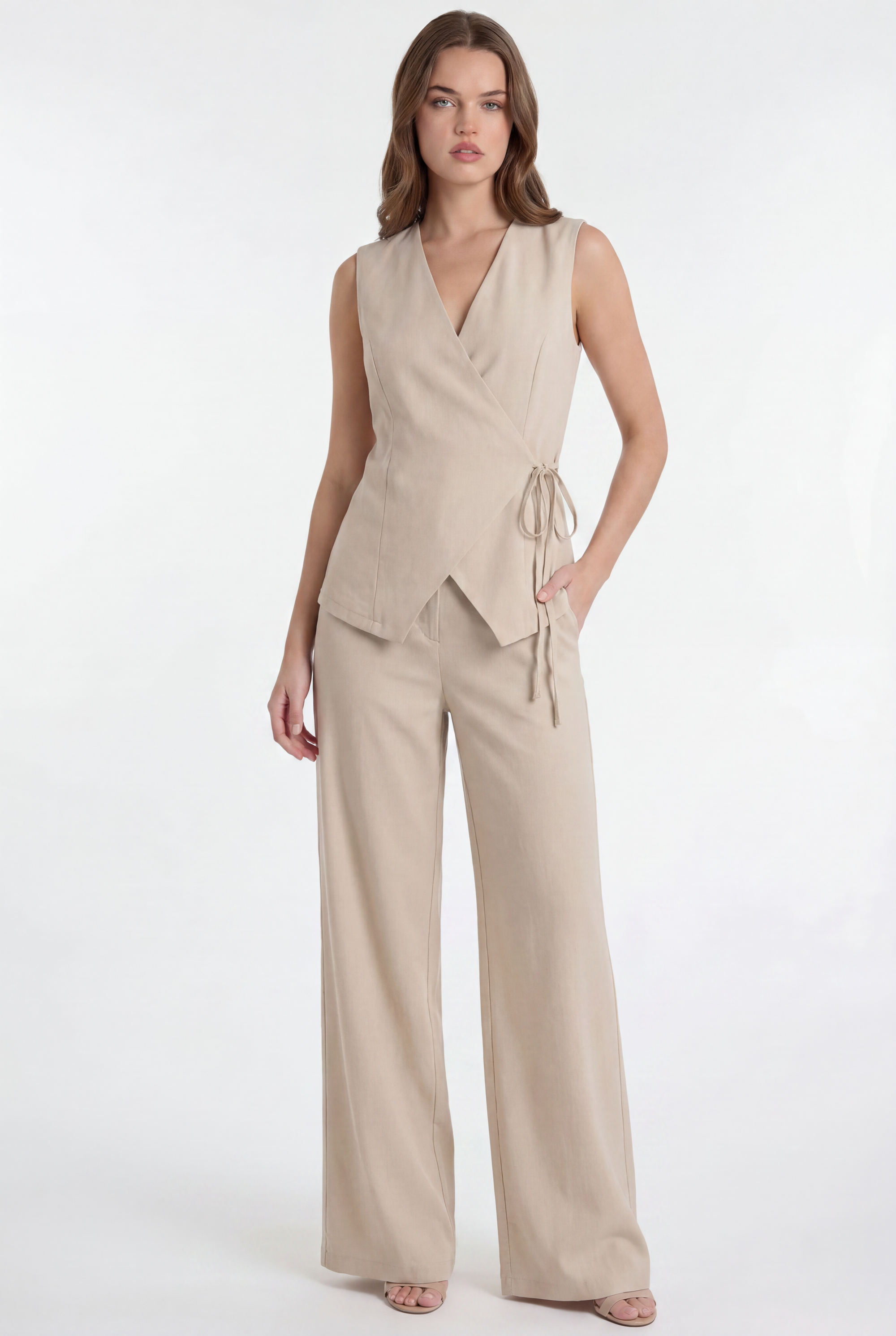 Completo con Gilet Incrociato e Pantalone Palazzo