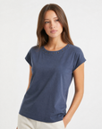 T-Shirt con Borchie sullo Scollo